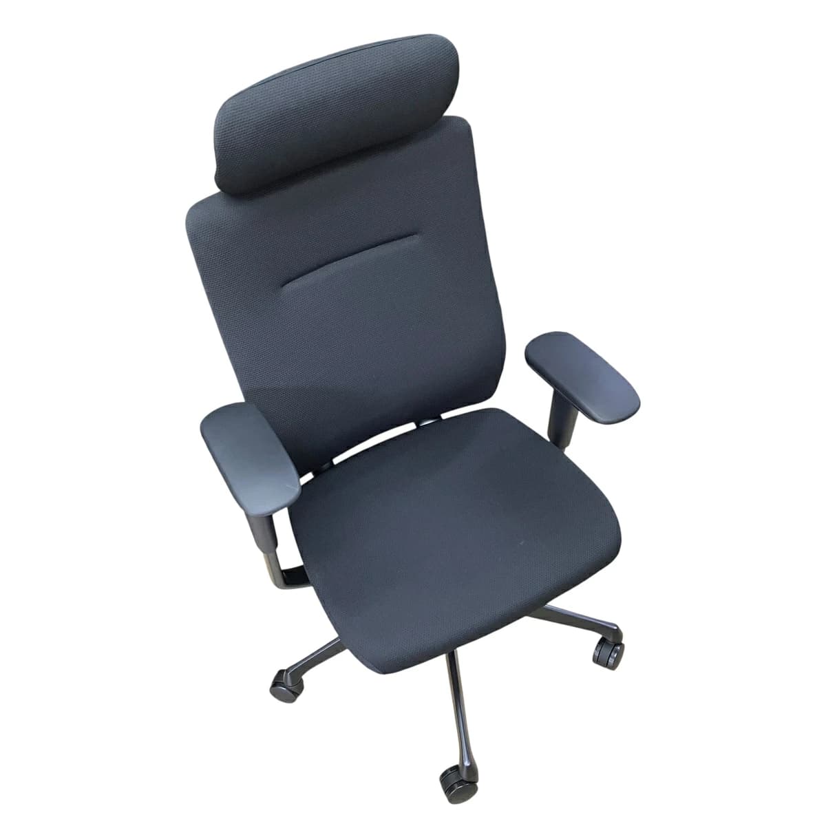 美品 オカムラ オフィスチェア デスクチェア ヘッドレスト 昇降 リクライニング 黒