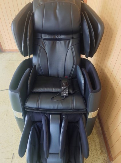 マッサージチェア 買取 葛飾区 ｜フジ医療器 AS-R900 BKを高価買取しました。