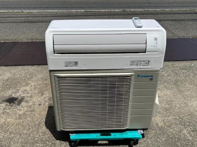 エアコン 買取 葛飾区 ｜ダイキン F714ATCP-Wを高価買取しました。