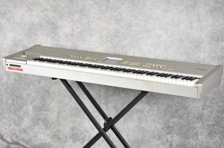 キーボード 買取 大田区 ｜KORG TRITONST88を高価買取しました。