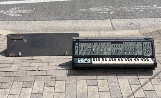 キーボード 買取 港区 ｜Roland SH-5を高価買取しました。