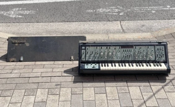 キーボード 買取 港区 ｜Roland SH-5を高価買取しました。
