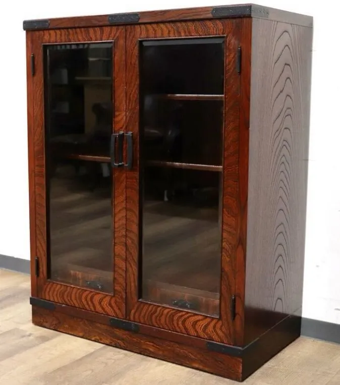 家具 買取 中野区 ｜駿河民藝 キャビネットを高価買取しました。