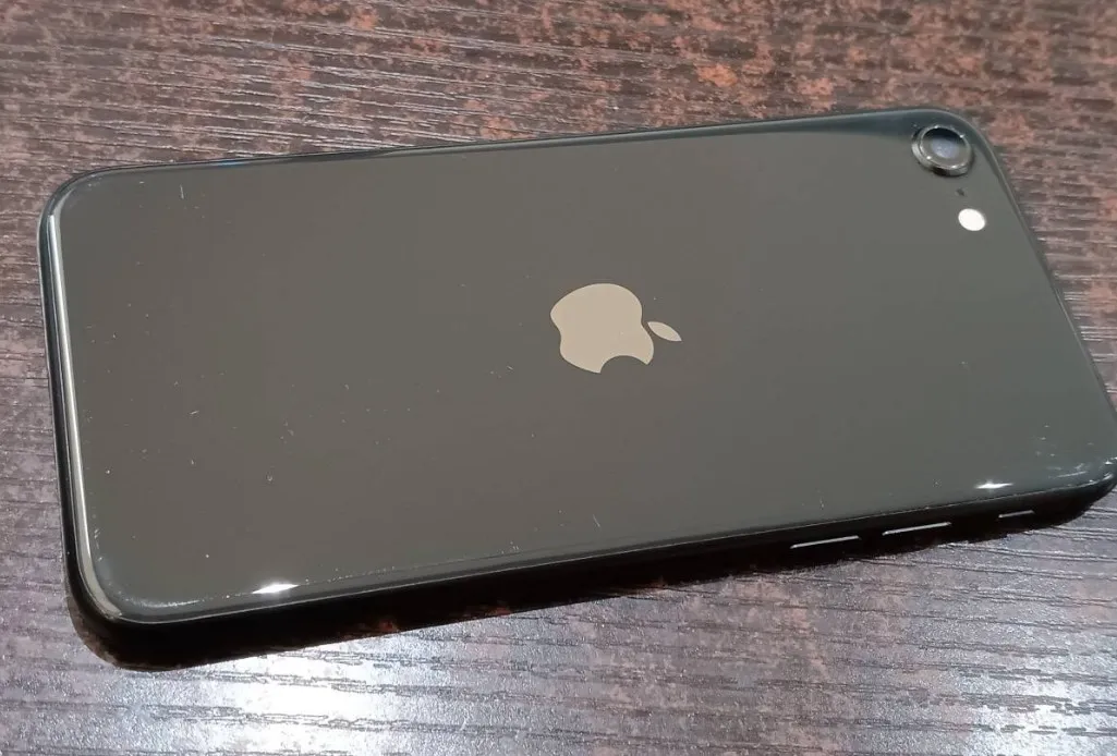 スマホ 買取 板橋区 ｜iPhone SE (第2世代)  64GBを高価買取しました。