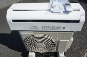 日立2023年製 ルームエアコン 8畳用 白くまくん RAS-D25N（2023年製）スターホワイト