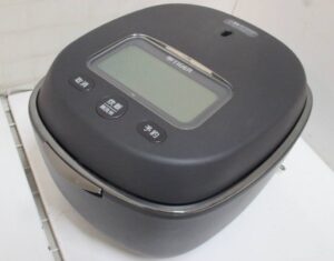タイガー魔法瓶2021年製 圧力IH炊飯器 土鍋ご泡火炊き 5.5合 JPL-G100-KL