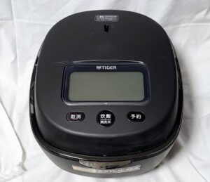 タイガー魔法瓶2021年製 圧力IH炊飯器 土鍋ご泡火炊き 5.5合 JPL-G100-KL