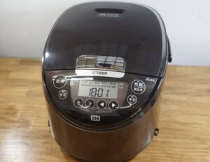 タイガー魔法瓶2022年製 10合IH炊飯器 炊きたて JPW-D180