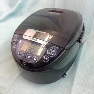 タイガー魔法瓶2022年製 IH炊飯器 炊きたて JPW-H100