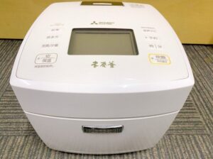 三菱電機2021年製 IH炊飯器 5.5合 本炭釜 NJ-VWC10-W