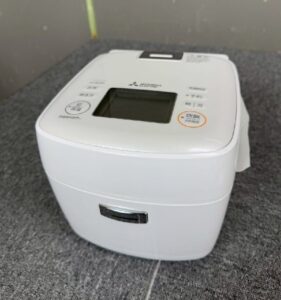 三菱電機2022年製 ＩＨ炊飯器 3.5合 備長炭 炭炊釜 NJ-SED06-W