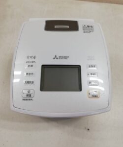 三菱電機2023年製 IH炊飯器 備長炭 炭炊釜 5.5合 NJ-VE10F-W
