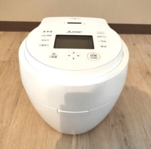 三菱電機2023年製 IH炊飯器 本炭釜 紬 5.5合 NJ-BW10F-W