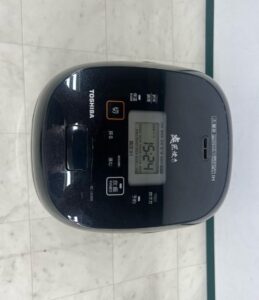 東芝2021年製 IH炊飯器 5.5合 真空IH RC-10VRR