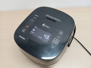 東芝2021年製 圧力IH炊飯器 5.5合 真空圧力IH RC-10VXR(K)