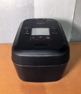 日立2022年製 5.5合 圧力IH炊飯器 沸騰鉄釜 ふっくら御膳 RZ-W100FM