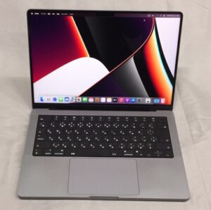 Apple2021年製 Macbook Pro リキッドレティーナディスプレイ 14.2 MKGP3J/A