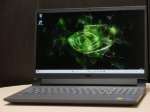 DELLDell G15 5520 ダークグレー NG585-CHHBCB