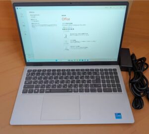 DELLInspiron 15 3530 プラチナシルバー NI385-FHLSC