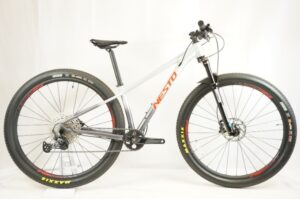 NESTO TRAIZE XC マウンテンバイク
