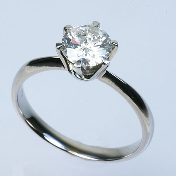 立て爪 ダイヤ買取相場 ｜東京都大田区まで出張買取で 宝石・ジュエリー[プラチナ立て爪リング ダイヤ1.11ct]