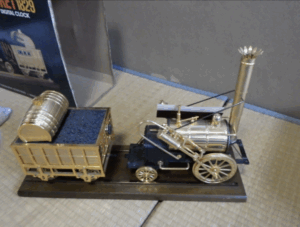 スティーブンソン 蒸気機関車 ｜東京都大田区まで出張買取でベビー用品・おもちゃ・フィギュア[ジョージ スティーブンソン ロケット号 蒸気機関車 模型]