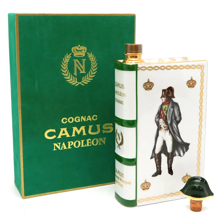 ナポレオン ブック 買取相場 ｜東京都台東区まで出張買取で お酒[CAMUS/カミュ ナポレオン ブック白陶器ボトル]