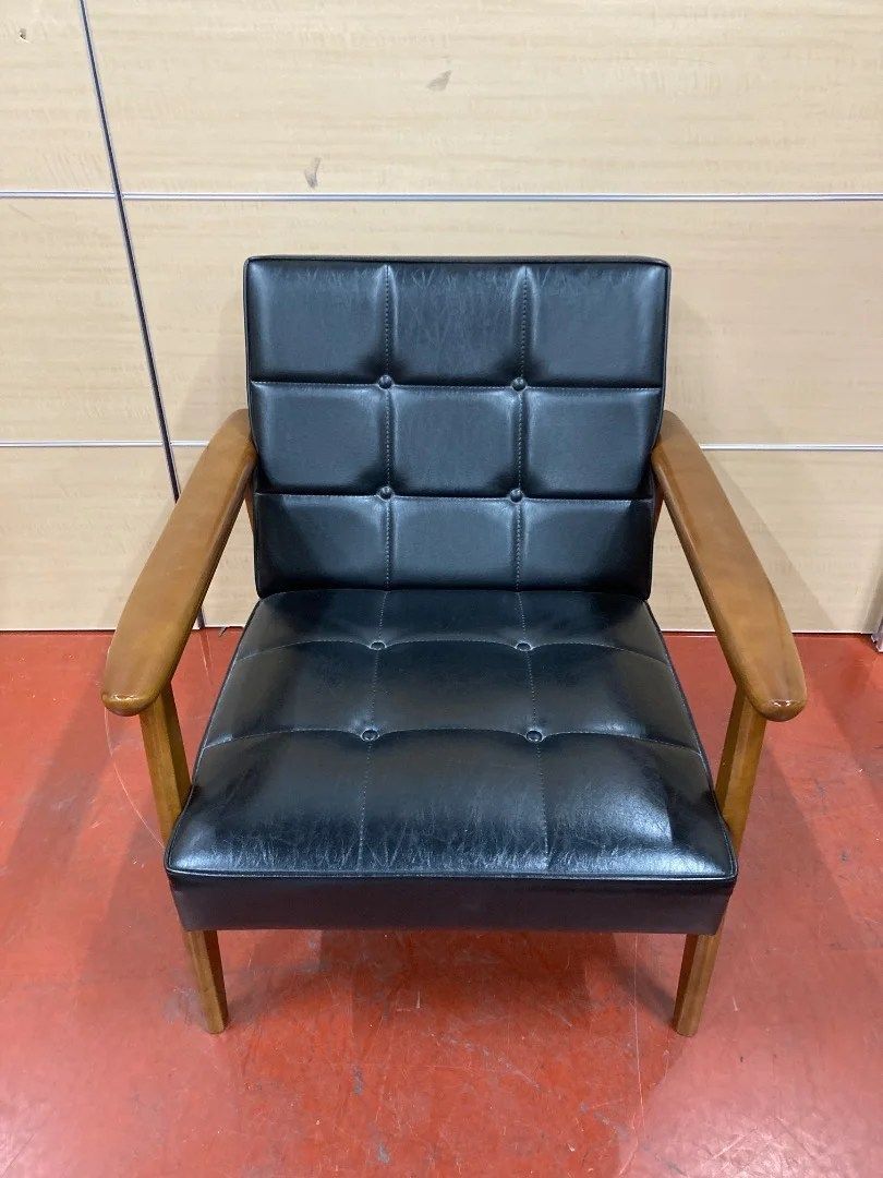 カリモク 買取 ｜東京都北区まで出張買取で家具[カリモク60 1Pチェア ブラック]