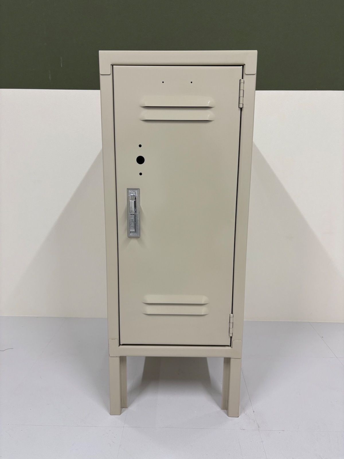 lyon ロッカー 中古 ｜東京都練馬区まで出張買取で家具[LYON　HALF LOCKER　アイボリー　PFS　ロッカー]