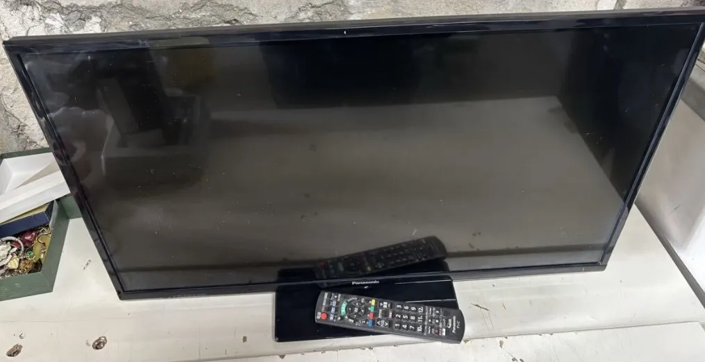 th-32d305 ｜東京都港区まで出張買取でテレビ[Panasonic 液晶テレビ th-32d305]