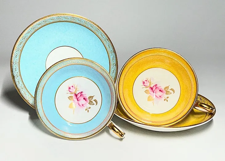 エインズレイ 買取 ｜東京都港区まで出張買取で食器[エインズレイ イングリッシュローズ カップ&ソーサー2客セット]