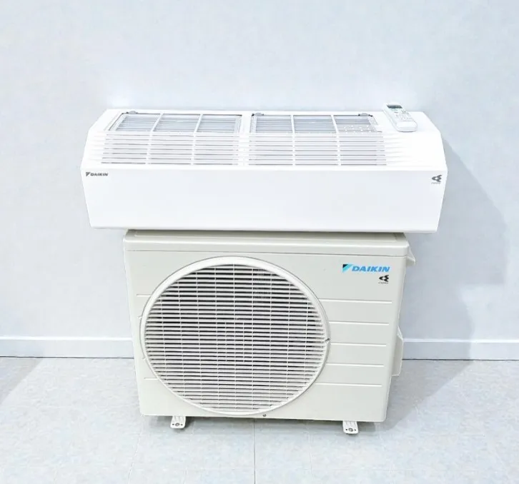 エアコン買取 千葉 ｜東京都足立区まで出張買取でエアコン[DAIKIN F225ATCS-W]