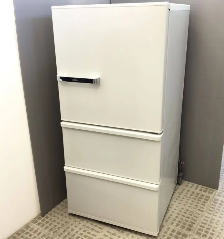 aqr-sv24k ｜東京都足立区まで出張買取で冷蔵庫[AQUA 冷凍冷蔵庫 aqr-sv24k]