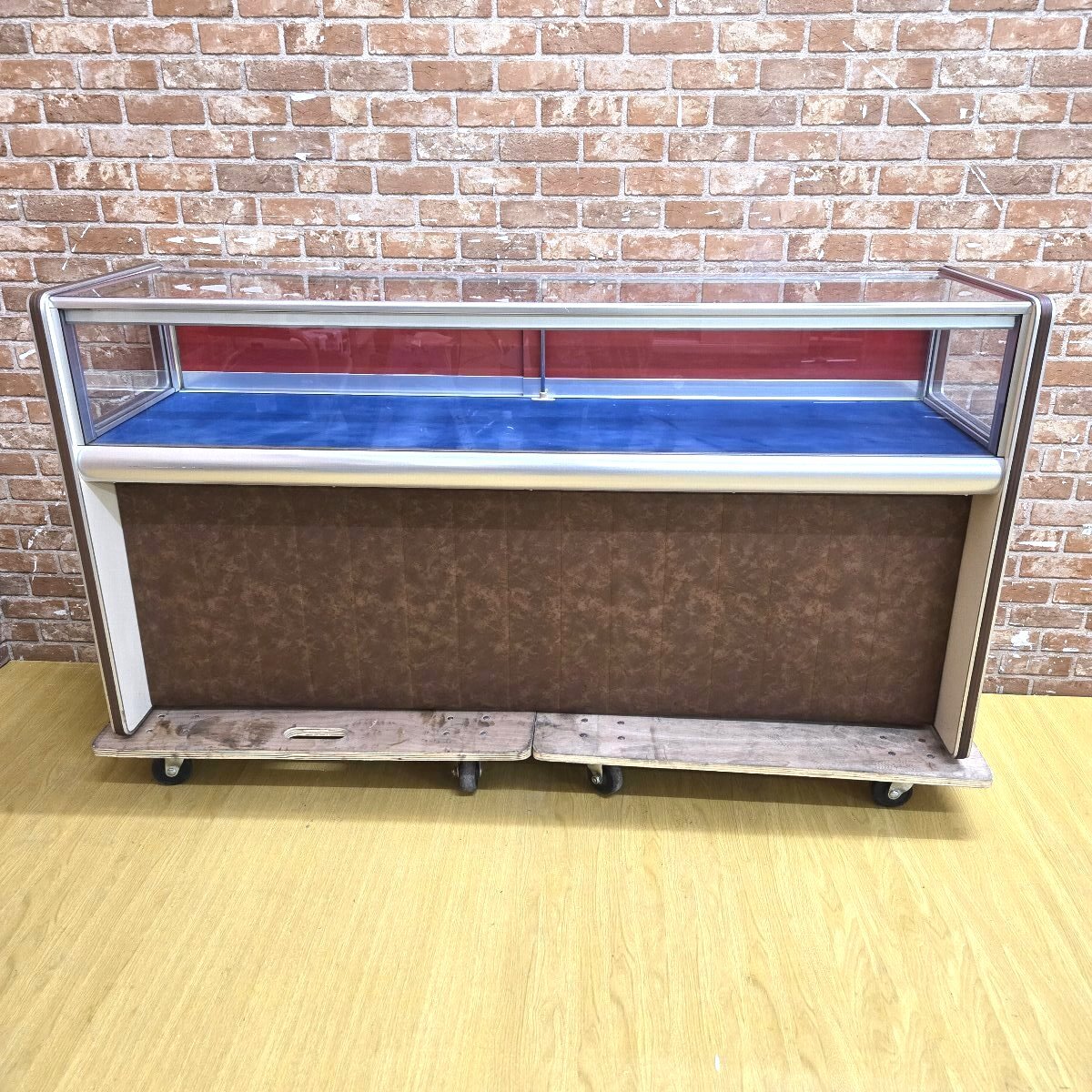 ガラスショーケース 買取 ｜東京都練馬区まで出張買取で家具[ジュエリーショーケース ガラスショーケース W1515×D455×H795 コレクションケース ディスプレイケース 業務用 店舗什器]