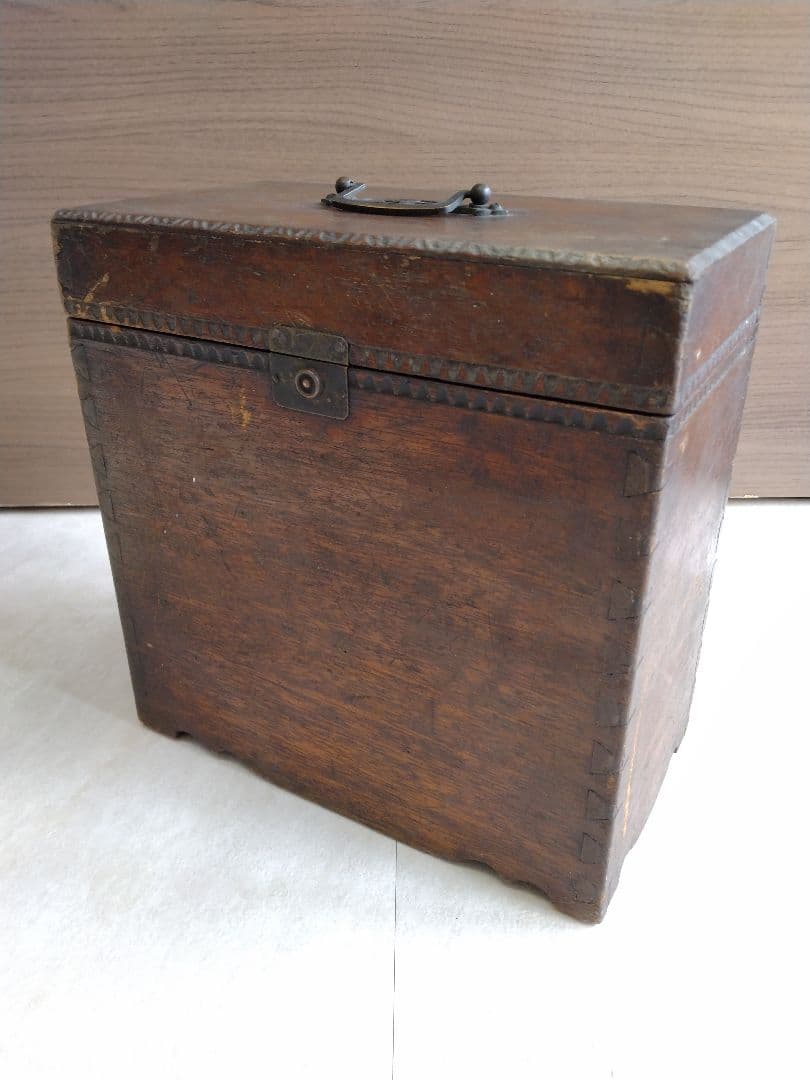 アンティーク家具 買取 東京 ｜東京都練馬区まで出張買取で家具[【アンティーク】昭和初期　木箱]