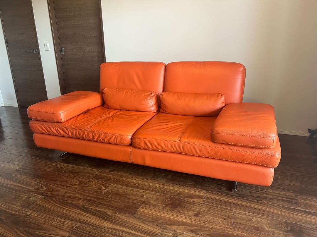 ニコレッティ ソファ ｜東京都中央区まで出張買取で家具[NICOLETTI　ソファ]