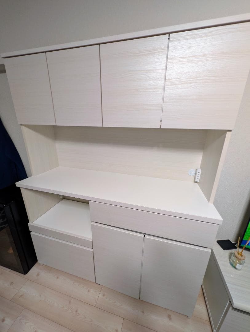 ニトリ キッチンボード 180 ｜東京都台東区まで出張買取で家具[NITORI キッチンボード 食器棚 ホワイト]