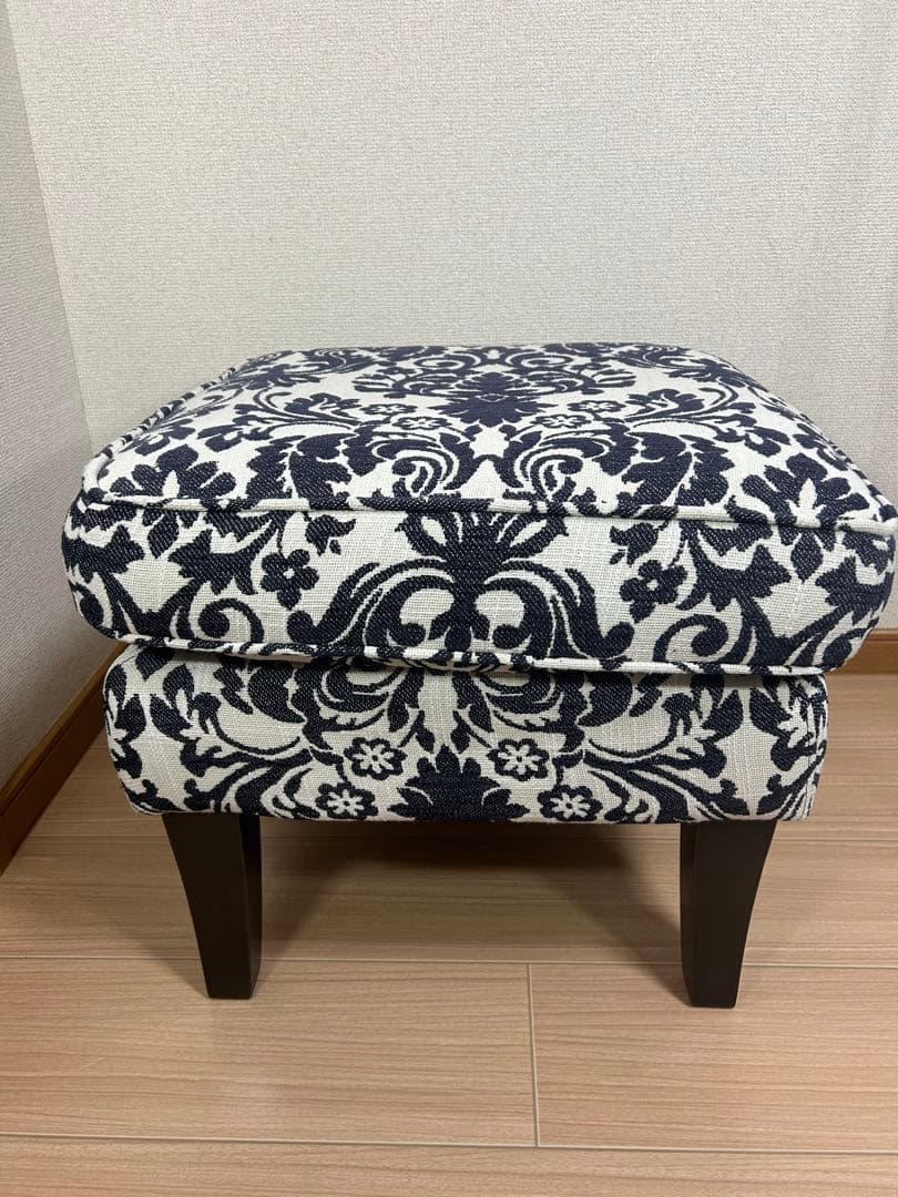 ドミシール ソファ ｜東京都北区まで出張買取で家具[IDC 大塚家具 Domicil ドミシール オットマン/スツール　欧州家具]