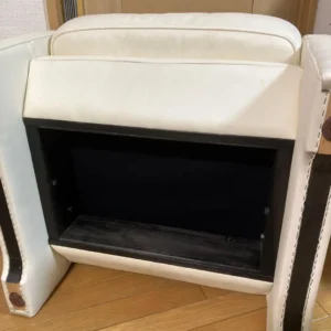 デセデ de Sede 本革オットマンの底面側の木枠ベース