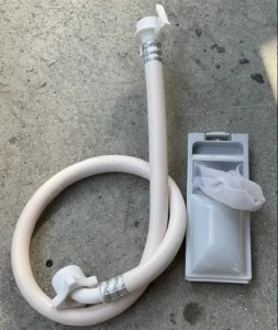 JW-C55Dに付属する給水ホースと糸くずフィルター