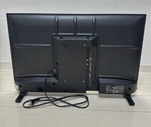 REGZA 32V35Nの背面と端子部・VESA穴周りの状態