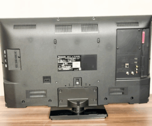 VIERA TH-32J300の背面とスタンド