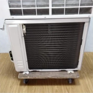 エアコン IHF-2205Gの室外機背面の熱交換器フィン
