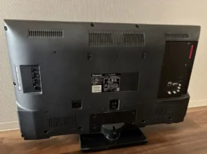 TH-32D305の背面キャビネットと端子部の状態