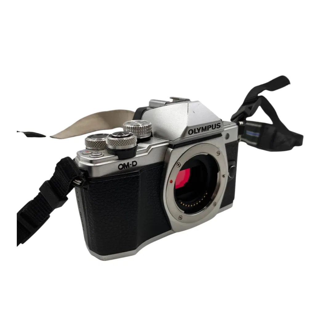 埼玉県所沢市まで出張買取でオリンパス OM-D E-M10 Mark II ミラーレス一眼カメラ ボディ シルバー