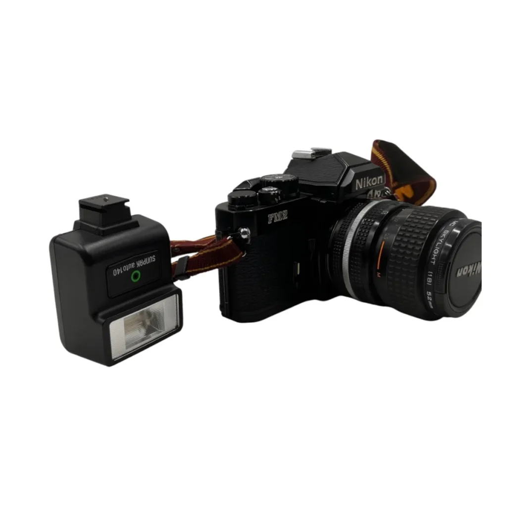 ニコン FM2 Zoom-NIKKOR 35-70mm SUNPAK auto 140付き カメラの買取参考価格